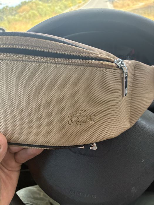 Bolsa cintura homem lacoste