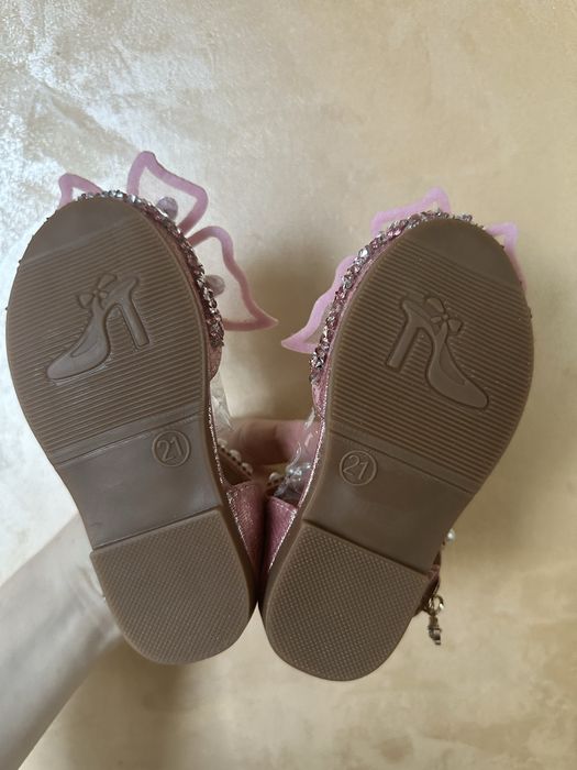 Босоніжки для дівчинки