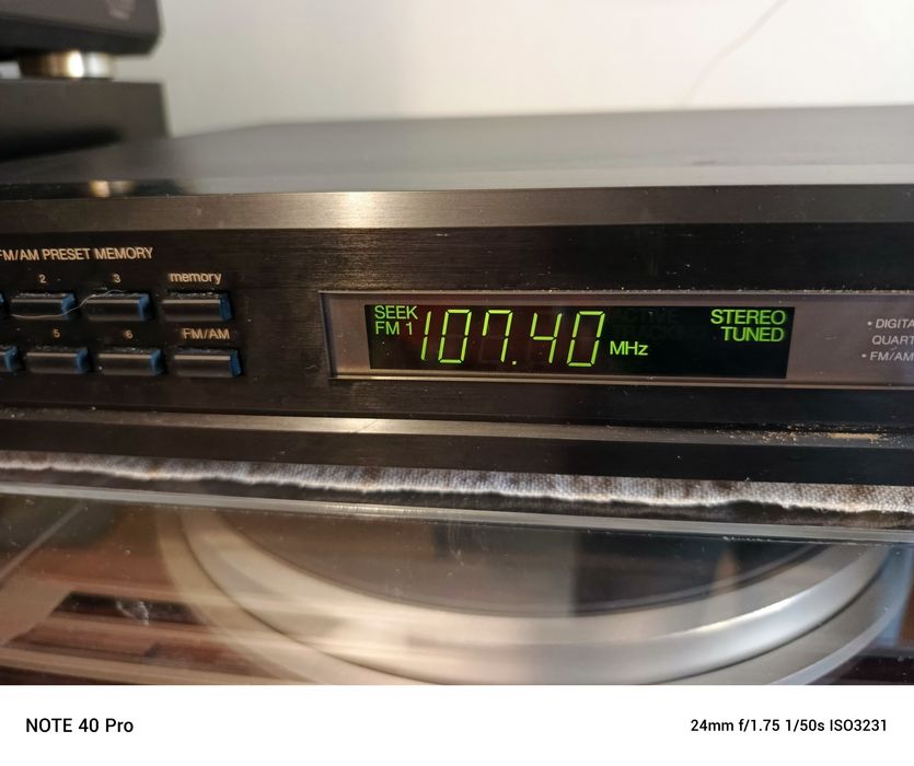 Harman Kardon  tuner-radio.