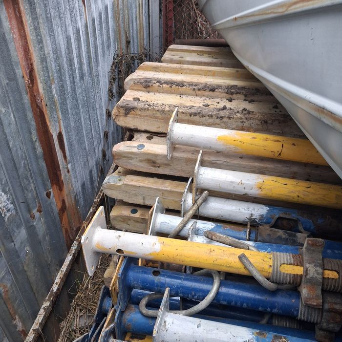 Оренда опалубки( триноги, корони, стійки,балки)и