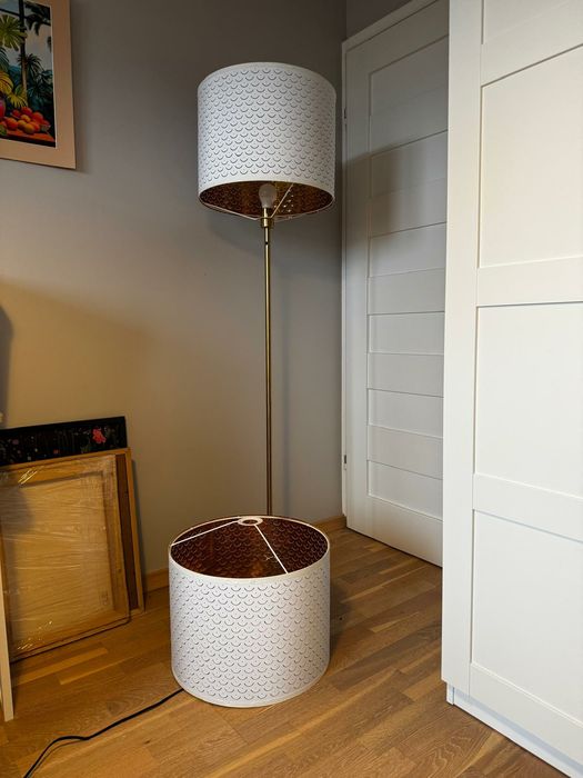 Lampa stojąca metaloplastyka