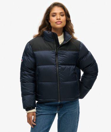 Класний пуховик SuperDry