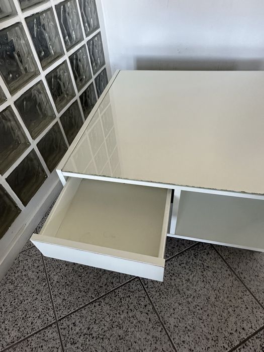 Mesa de centro com rodas