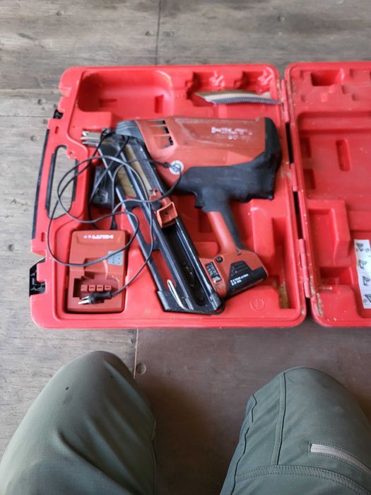 Gwoździarka HILTI GX90-WF
