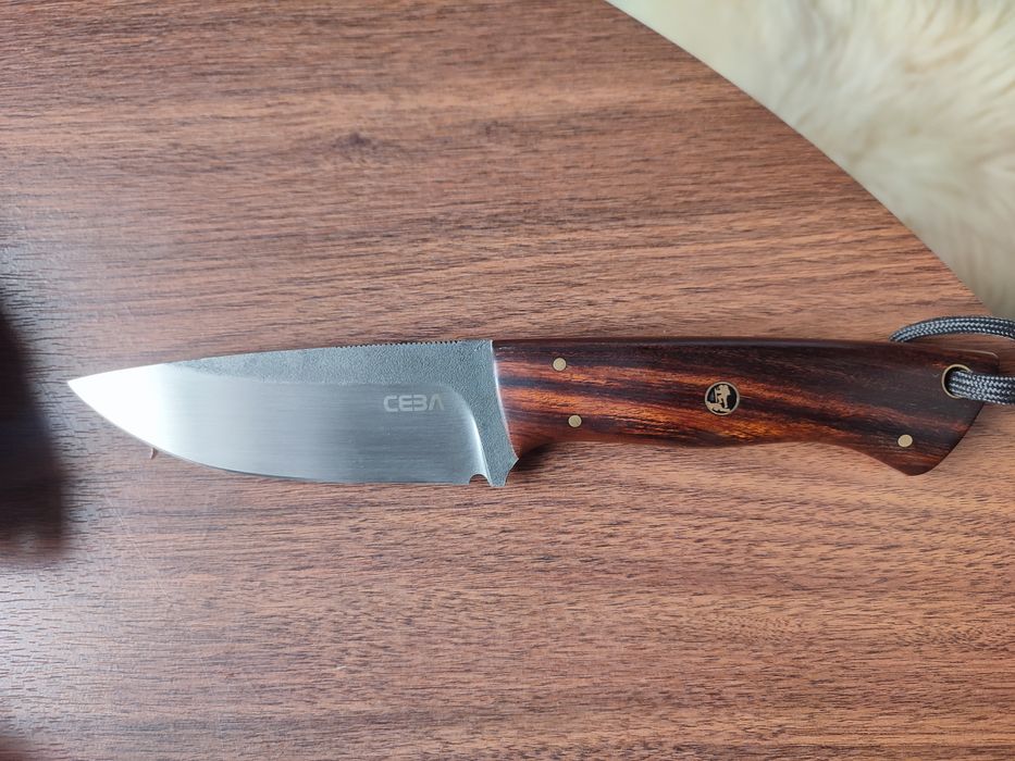 Nóż custom o Ceba knives