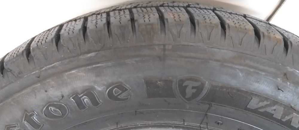 Szt4032F 235/65R16C Firestone VanHawk Winter dot.2323
