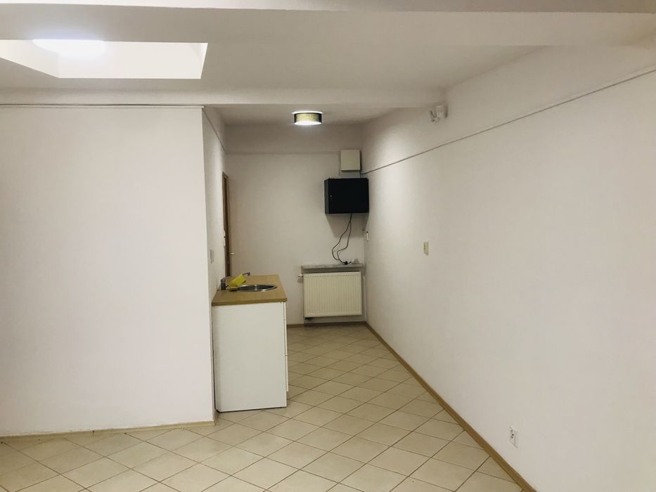 Lokal  biuro ,kosmetyka  90 m2 centrum Legionowa ,parking