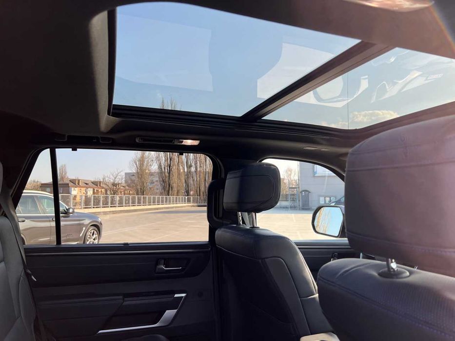Toyota Sequoia 2022 VIN 7SVAAABA2PX005107 фото оголошення 10 з 22
