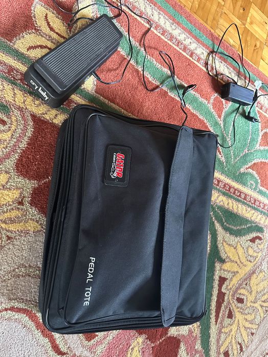 Podłoga do efektów GATOR z zasilaczem