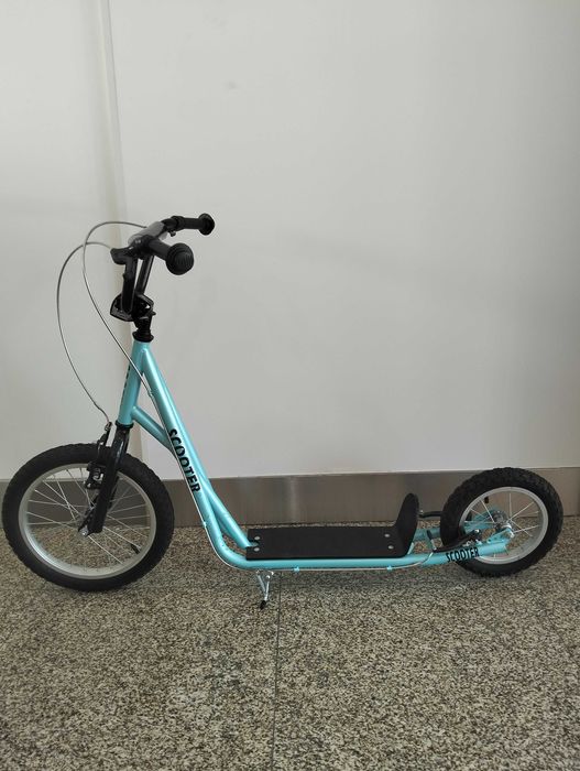 Bicicleta/Trotinete de criança.