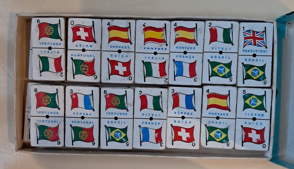 Majora, Dominó de Bandeiras em Madeira.