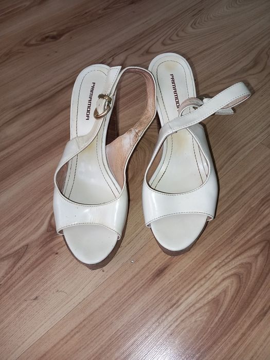 Buty na  obcasie