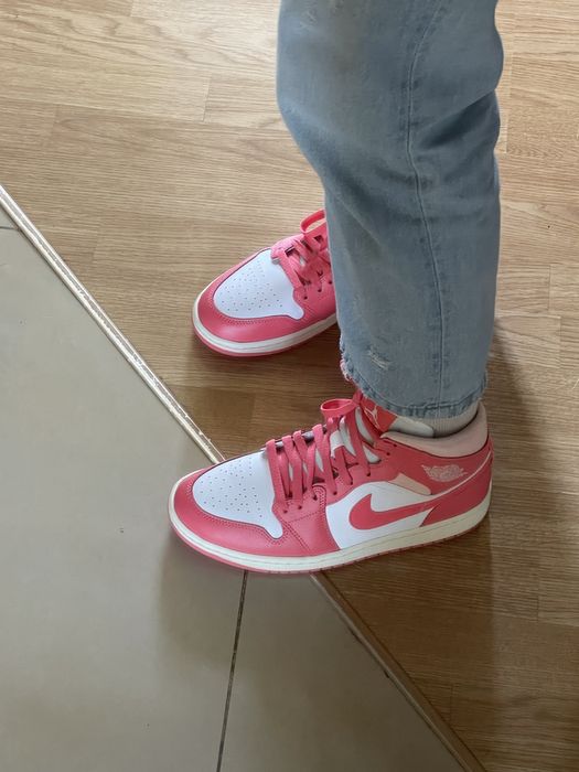 Оригінальні кросівки Air Jordan mid 1 рожеві 40 розмір