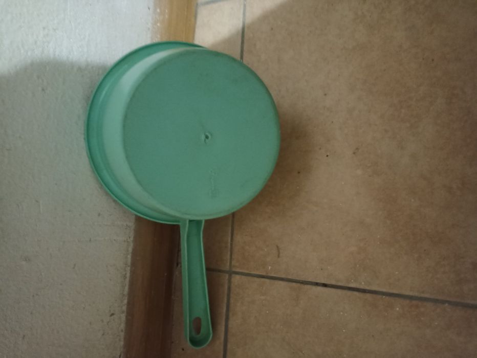 Різний посуд посуд