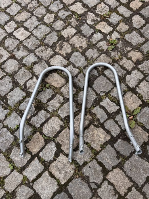 Stojak na kolo do motocykla na pryzczepe