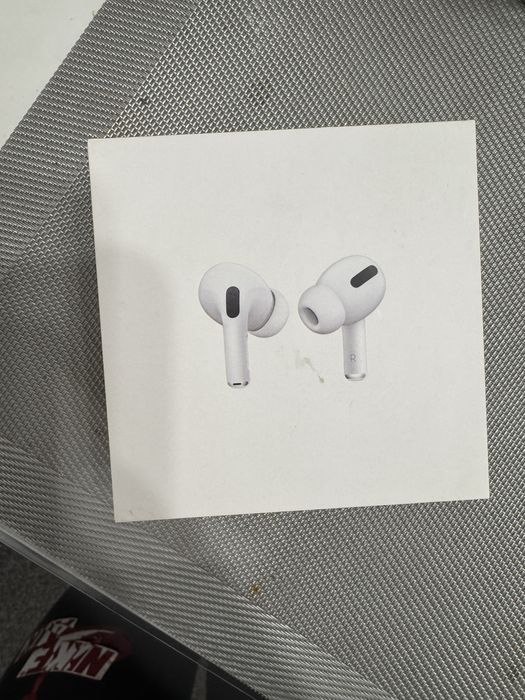 Продаю airpods pro 1 оригінал !!!
