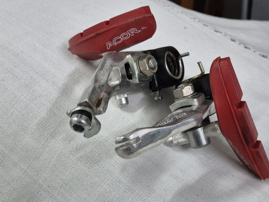 Travões e calces para bicicleta