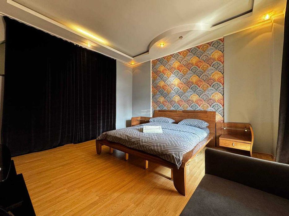 Оренда подобово сучасної 3к квартири, м. Палац Спорту (2 хвилини)