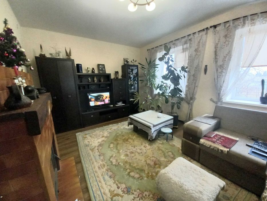 Продається 2-поверховий будинок у смт. Великодолинське (СК "Схід").