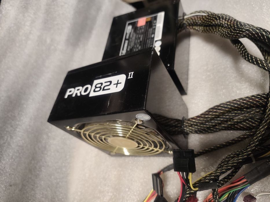 Блок живлення Enermax Pro 82+ 385Watt EPR385AWT 80Plus Bronze 1*(6+2)