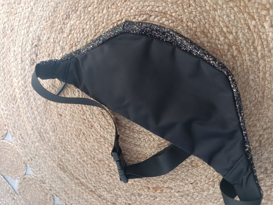 Nerka torebka saszetka błyszcząca H&M nowa czarna