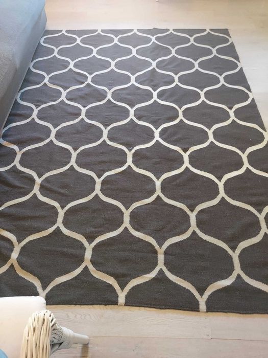 Carpete Kilim em castanho e beje IKEA em lã.