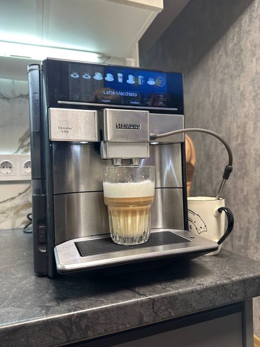 Продам кофемашину Siemens EQ6 plus S700