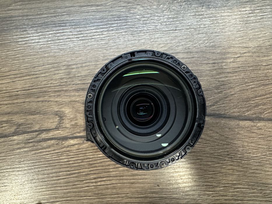 Обʼєктиви від камер Sony rx100 mark5 і Sony rx10