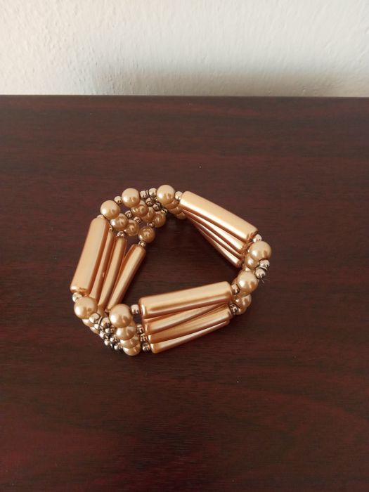 Bransoletka z paciorkow perłowych