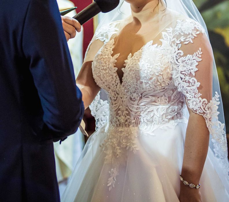 Suknia ślubna biała, tiul z brokatem, księżniczka/ literka A