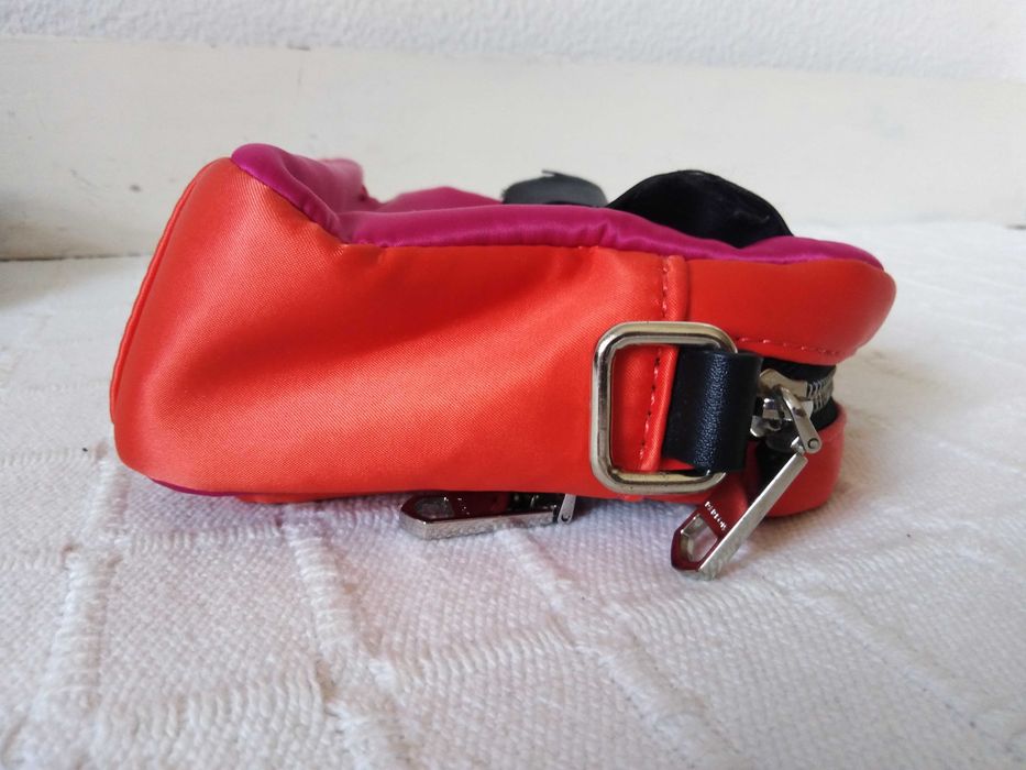 Bolsa Vermelha e Cor de Rosa Parfois