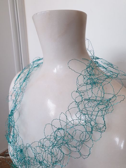 Colar NOVO único feito à mão