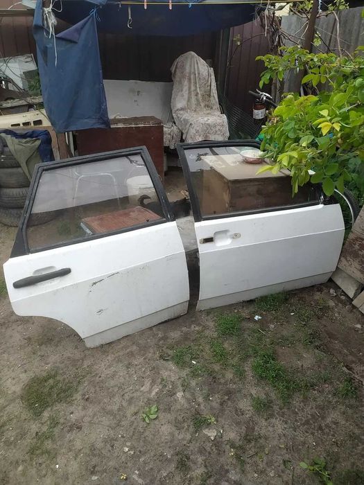 Двері ВАЗ 2109 продам