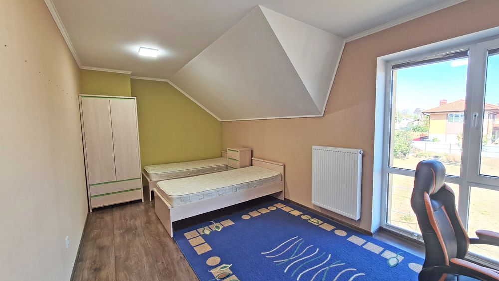 Будинок в с. Погреби  з газом і генератором з сучасним ремонтом