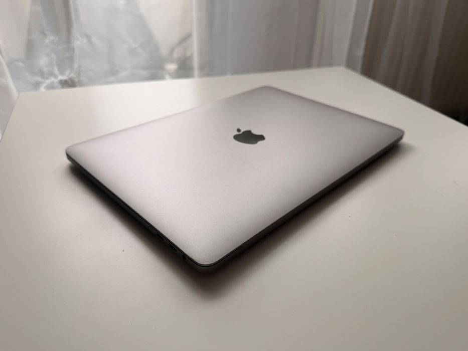 MacBook Pro 13 Retina 2020 i5 | 16 GB RAM | SSD 1 TB A2251