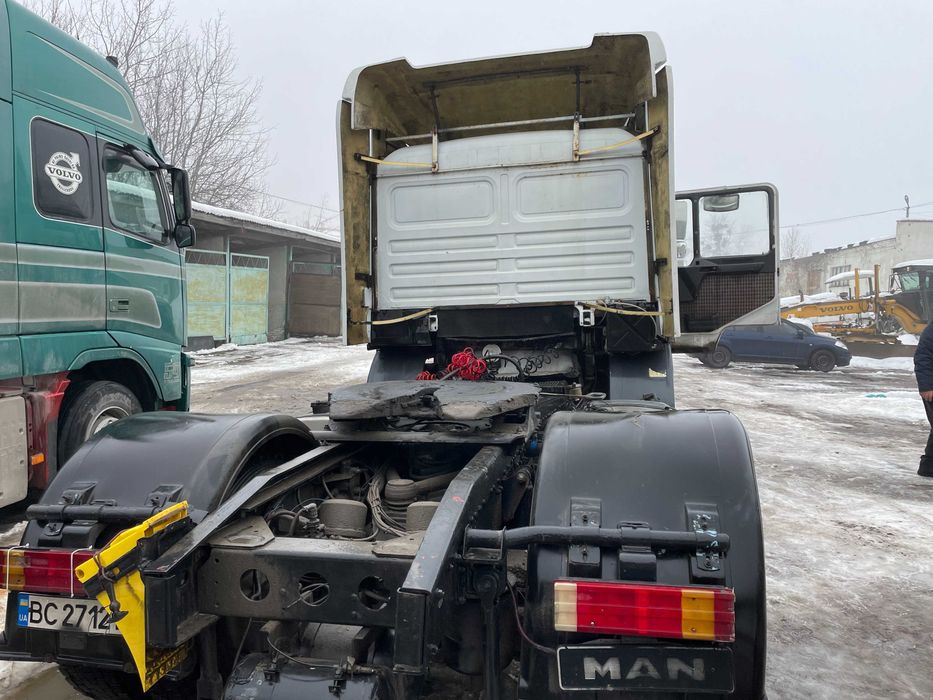 Продаж MAN F2000 вантажний спеціалізований сідловий тягач-Е