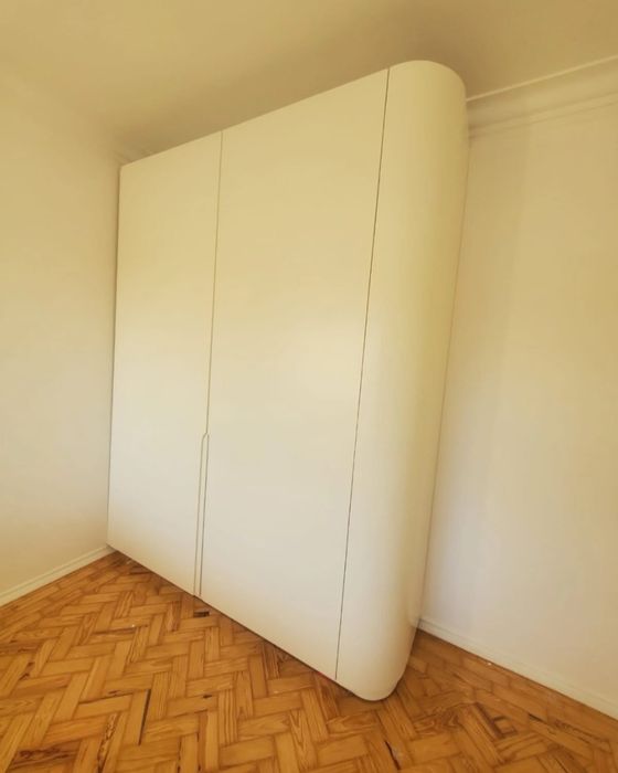 Roupeiros curvos e personalizados