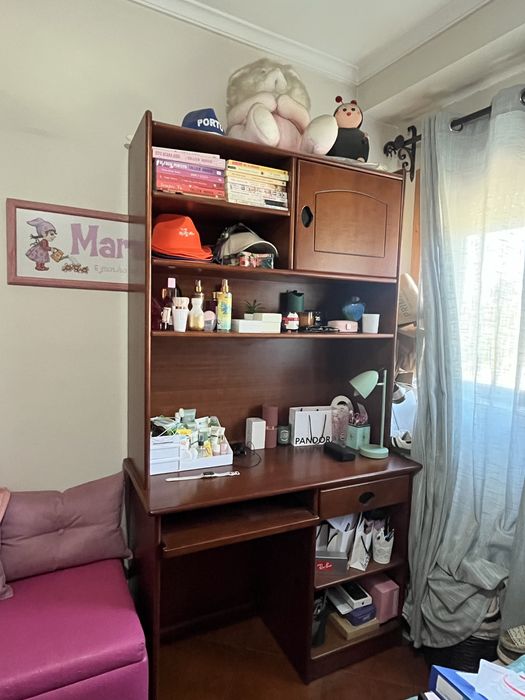Secretária de Quarto e Móvel de Parede