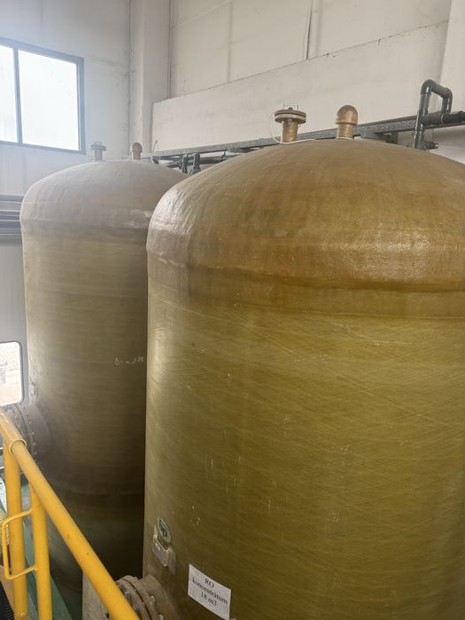 Продається реактор і ємкості з скловолокном