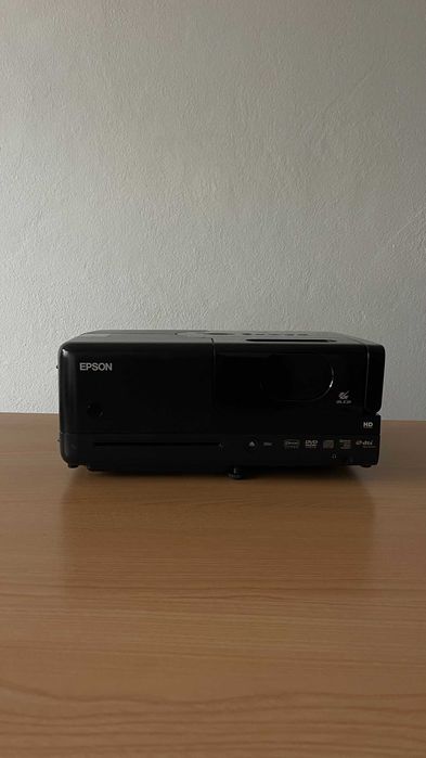 Videoprojector Epson EMP-DM1 - Projetor Multimédia com Leitor DVD e Colunas