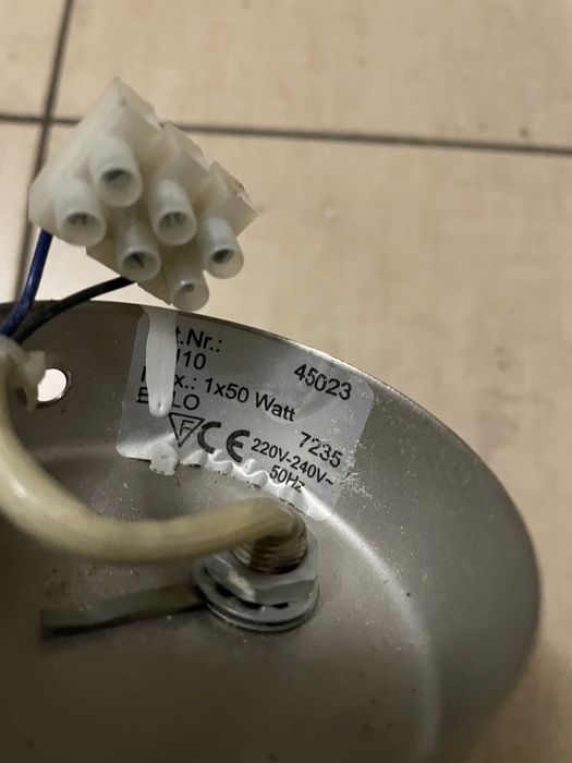 Candeeiro usado com lâmpada GU10 - Excelente estado!