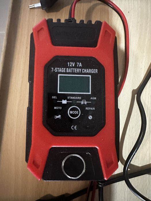 Зарядний професійний пристрій Kraft Dele 15-20Ah 8 програм Автомат