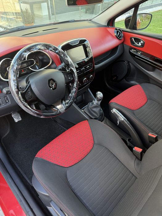 Clio Tce 0.9 Turbo• Red Interior Touch Pack • Hands Free • Ecran • Camera de Ré • Keyless Entry • Keyless Start • Poucos Km • IPO 7/27 • Revisado
