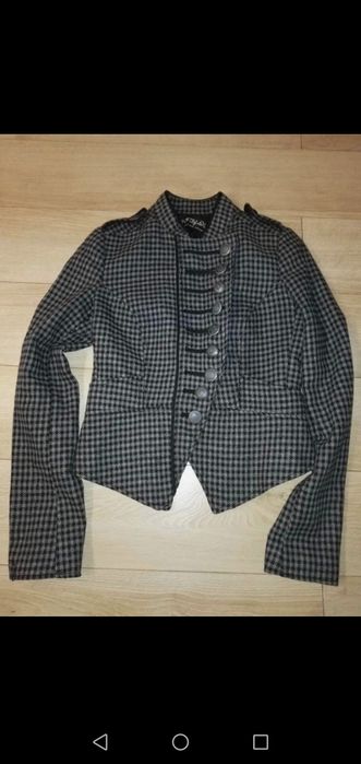 Żakiet damski z guzikami