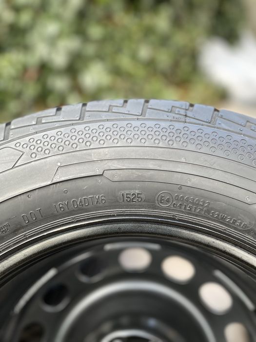 Сталеві диски Peugeot, Citroen, Opel R16 з літніми шинами Continental