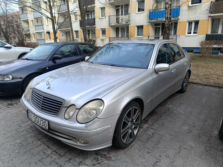 Mercedes E320 4MATIC_Benzyna V6_Jeździ, ale do poprawek