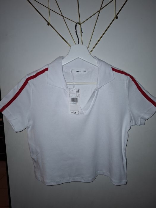 Nowy  krótki  biały top z czerwonym akcentem   Mango rozmiar S