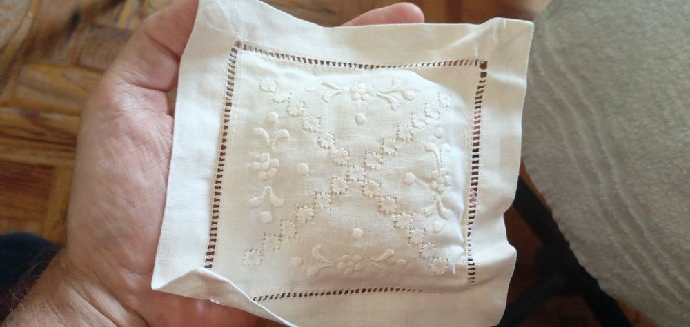 Quer desvendar Segredos? A caixa preta!-8E- Carapins Bébé-2E Desde 2E.