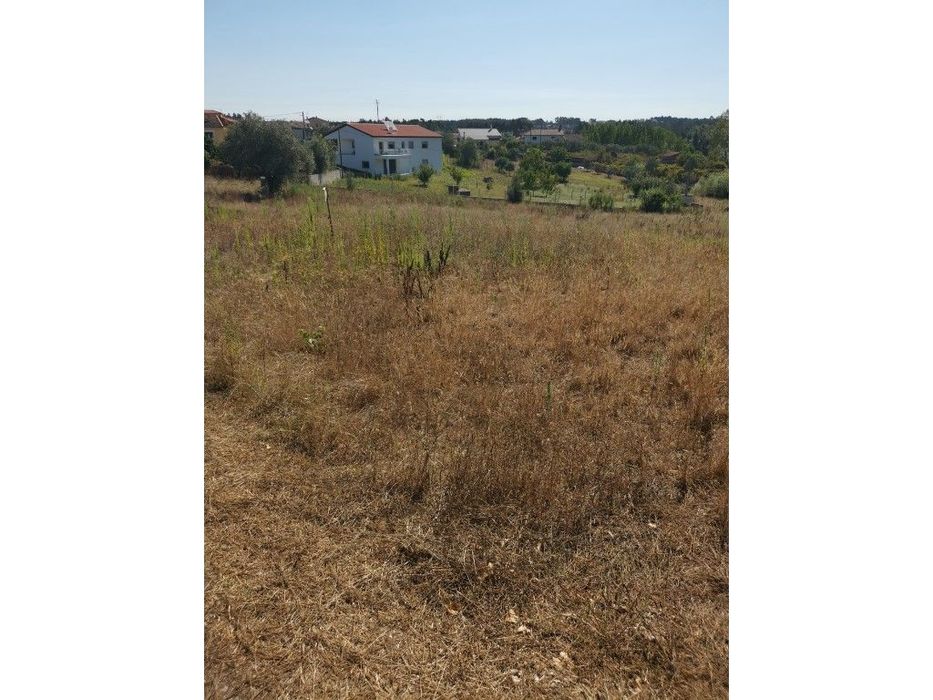 Land Plot, Milagres, Leiria