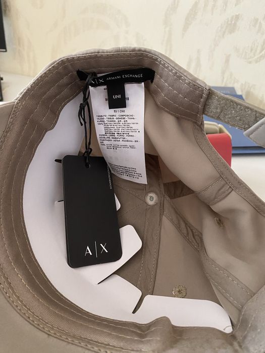 Бейсболка Armani Exchange бежевого кольору